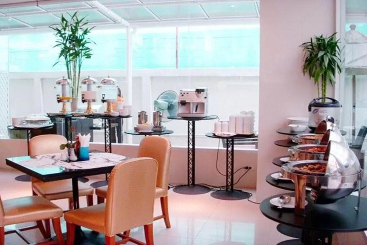 Tango Vibrant Living Hotel - Sha Extra Plus Bangkok Kültér fotó