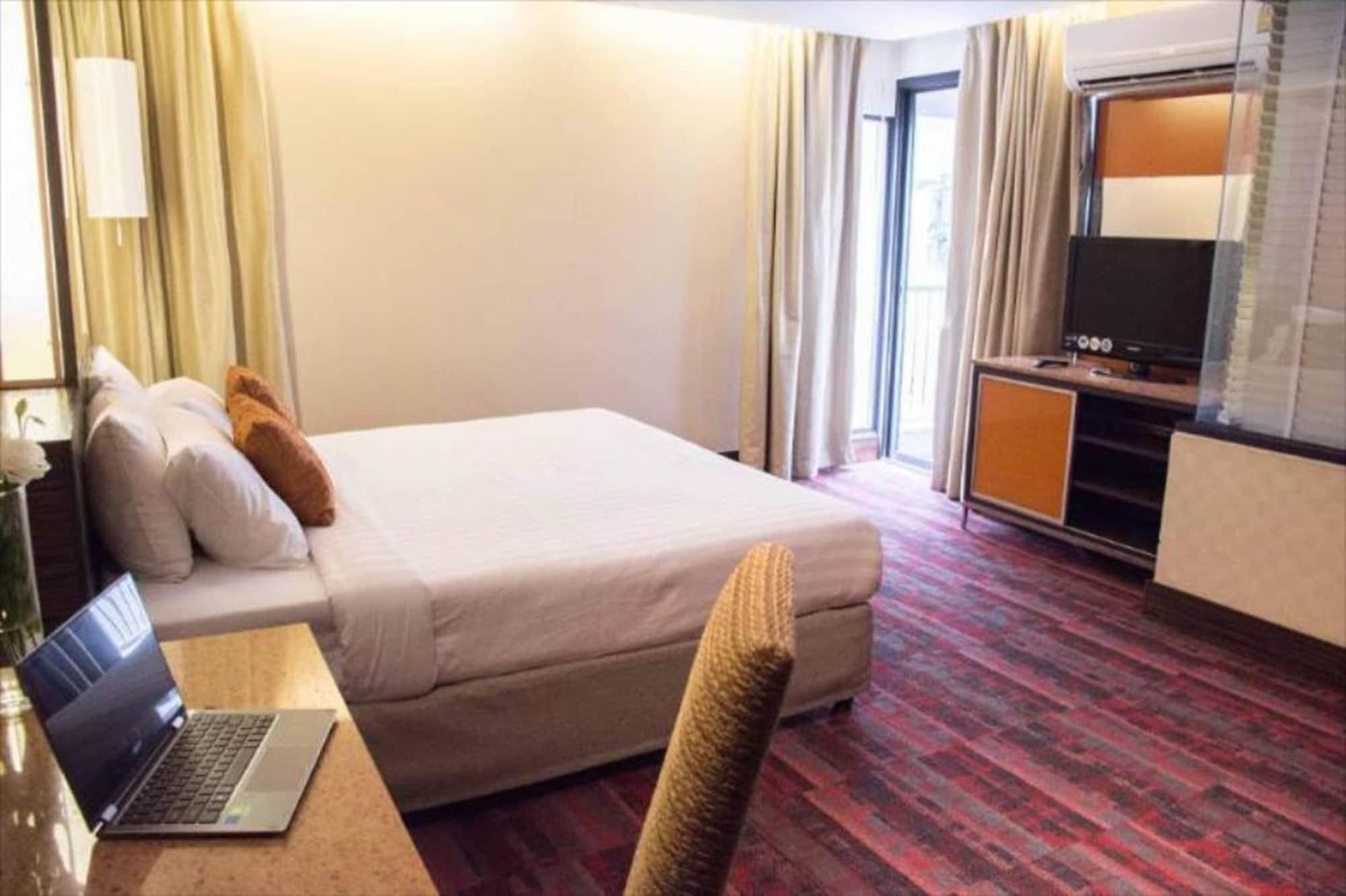 Tango Vibrant Living Hotel - Sha Extra Plus Bangkok Kültér fotó