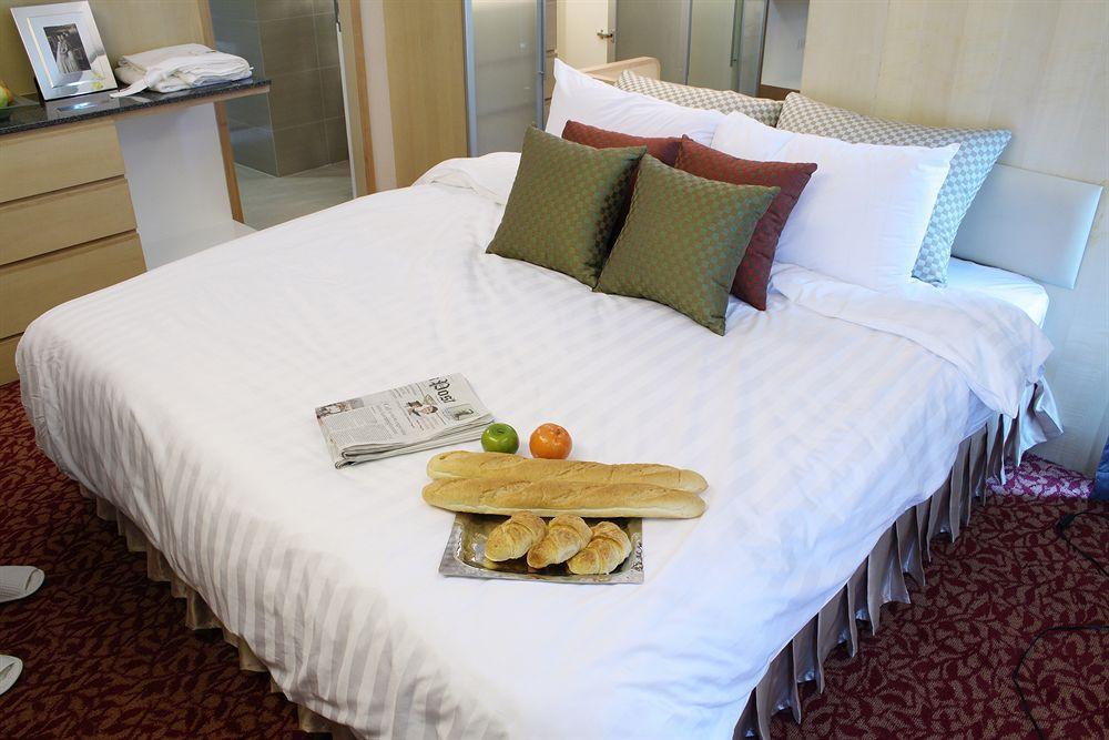 Tango Vibrant Living Hotel - Sha Extra Plus Bangkok Kültér fotó