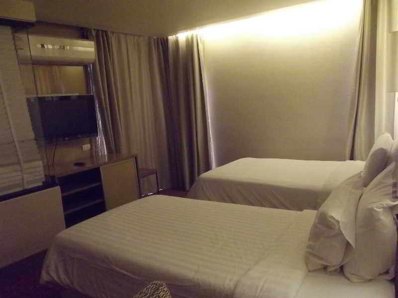 Tango Vibrant Living Hotel - Sha Extra Plus Bangkok Kültér fotó