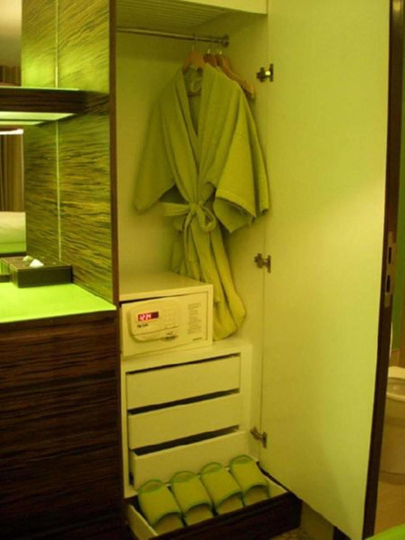 Tango Vibrant Living Hotel - Sha Extra Plus Bangkok Kültér fotó