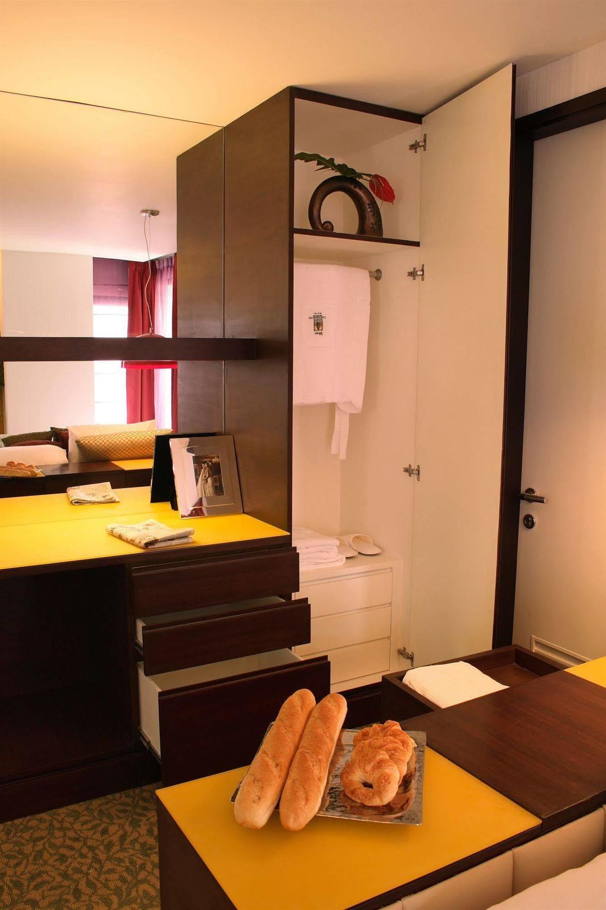 Tango Vibrant Living Hotel - Sha Extra Plus Bangkok Kültér fotó